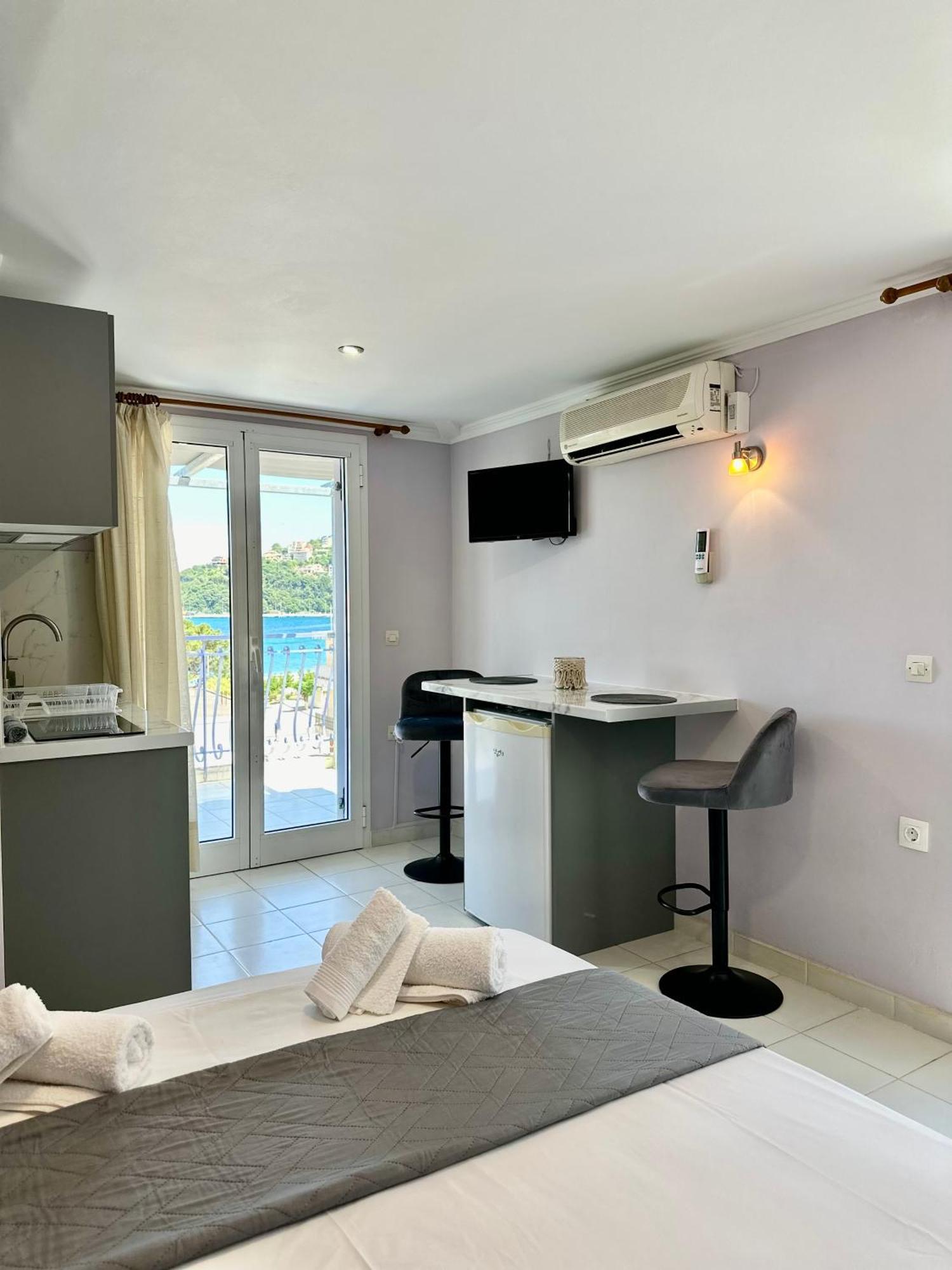 Aparthotel Anemos & 2*
