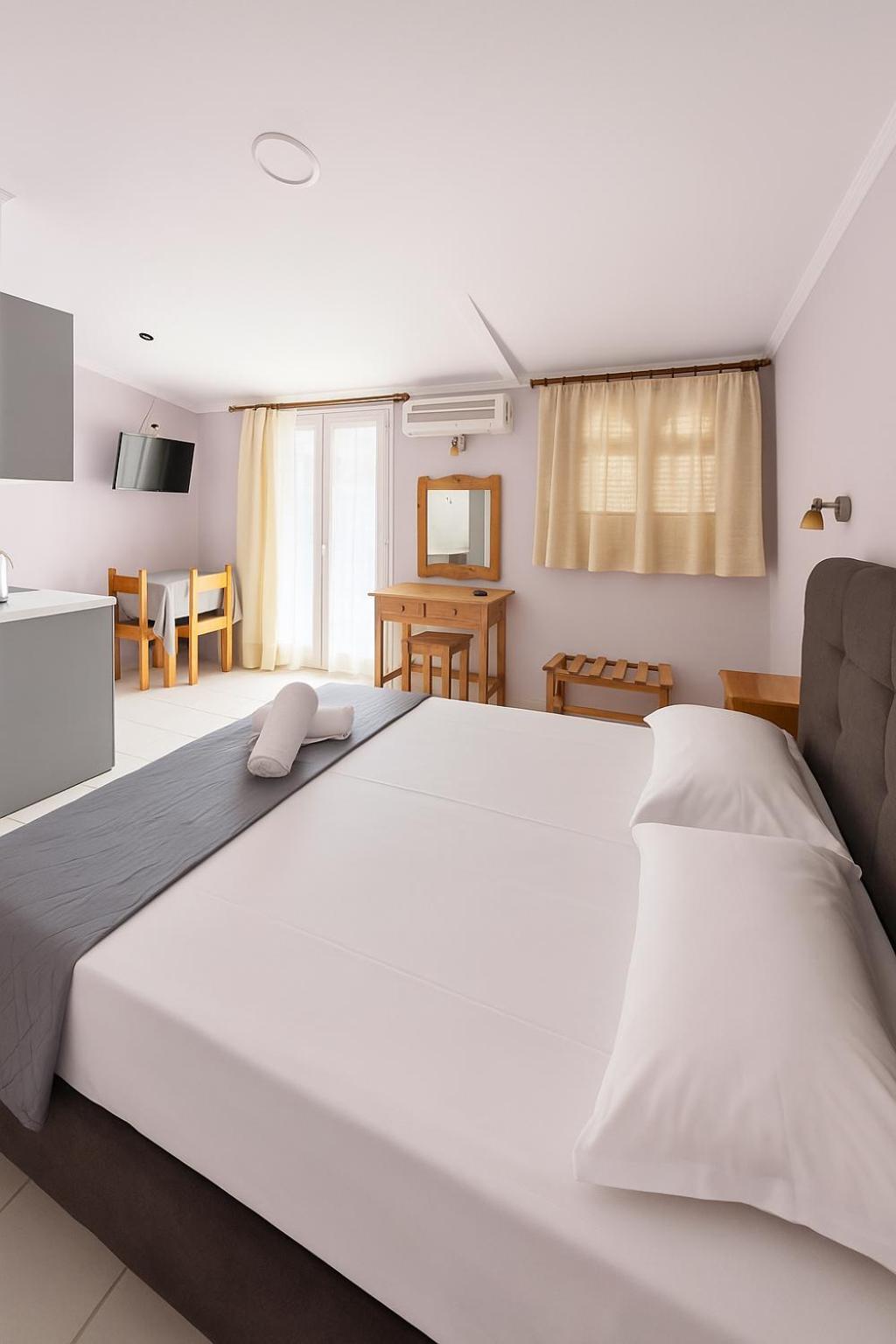 Anemos & Aparthotel Poros (Kefalonia)