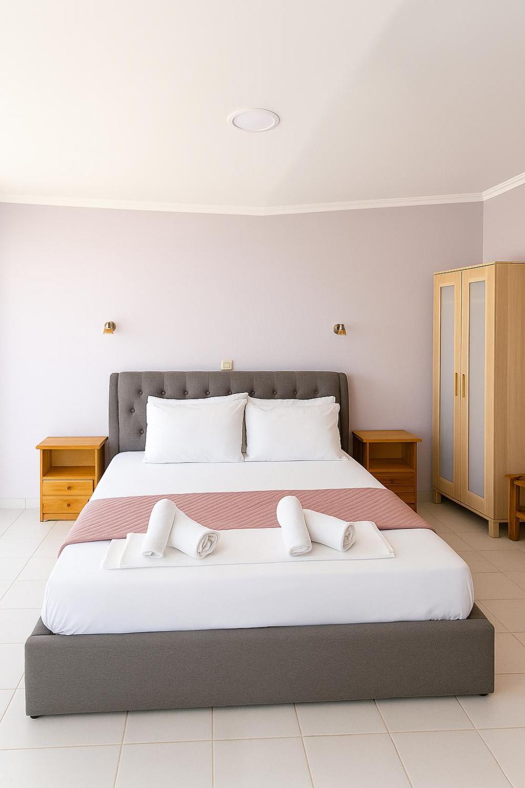 Aparthotel Anemos &